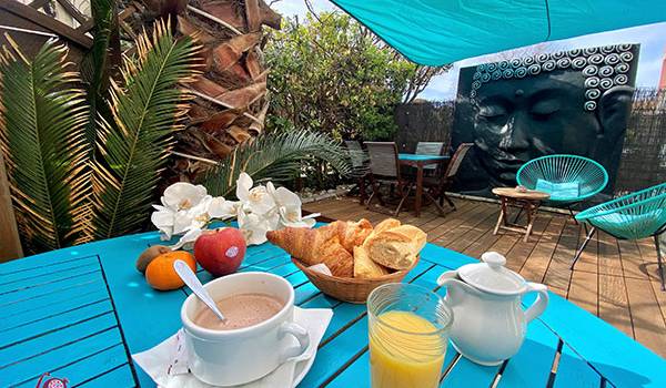 L'hôtel Les Grenadines c'est le nom d'un hôtel familial